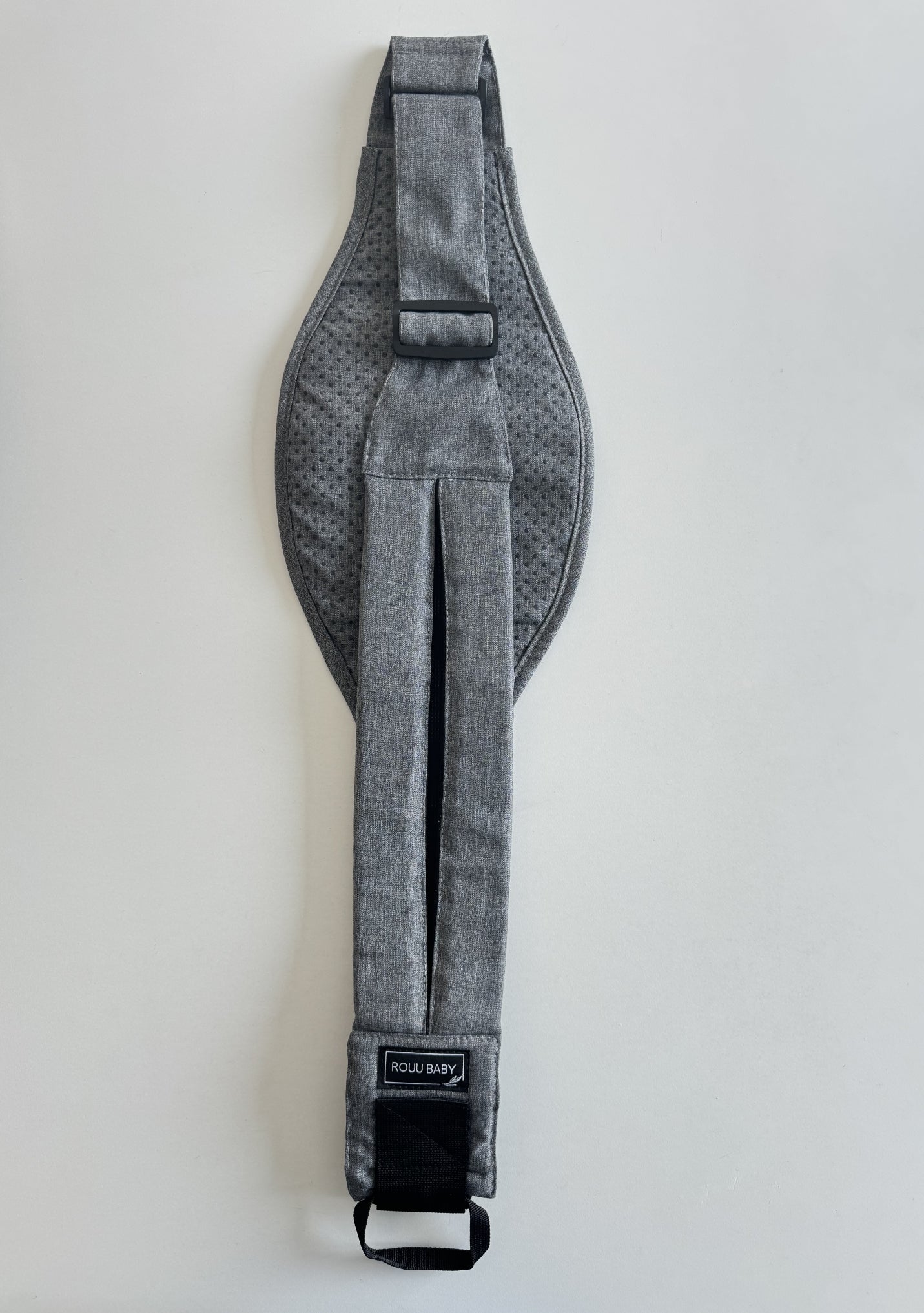 Back view of the Lux Graphite carrier showing the extendable back strap